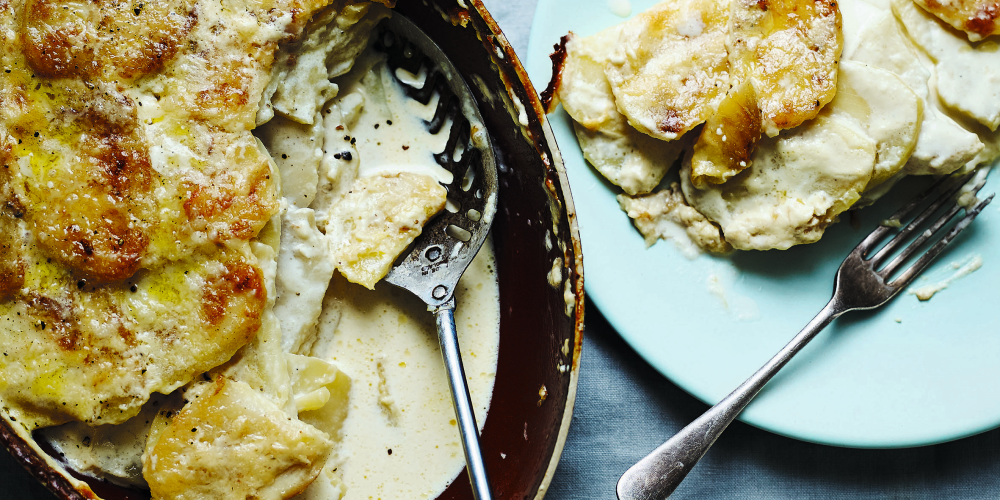 Gratin dauphinois (in an oval red dish!)