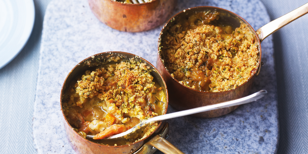 Scallop and courgette crumble pie