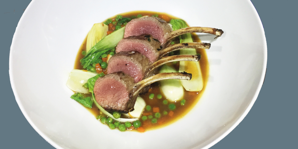 Lamb cutlets with peas, bacon and carrots