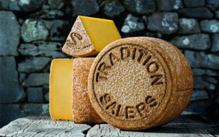 Say cheese… 3 of Auvergne’s finest fromages