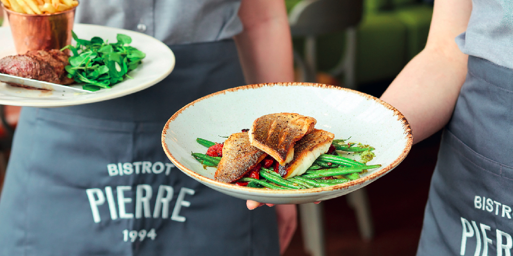 Sea bass with green beans and sun-dried tomatoes