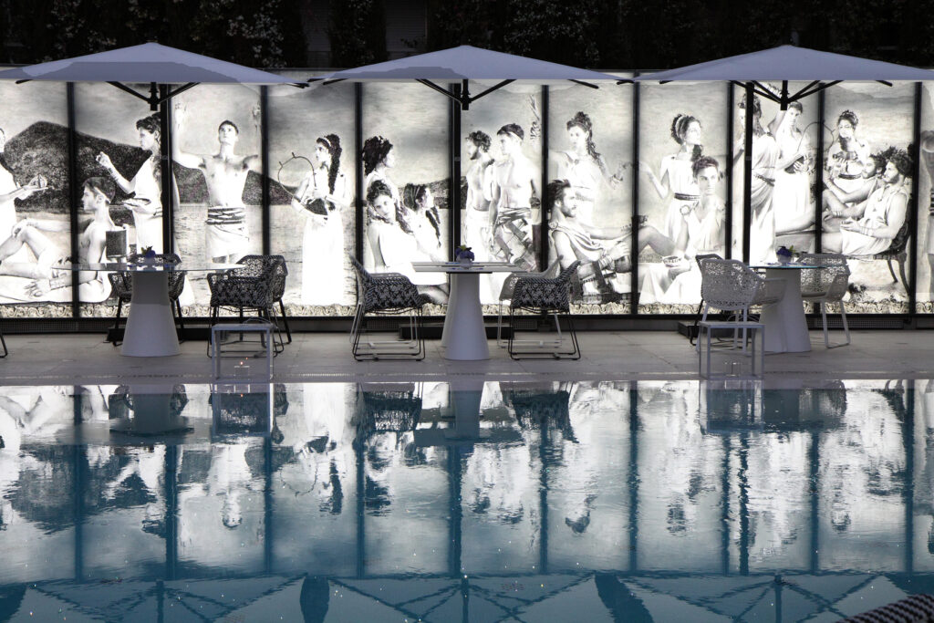 Hotel-Metropole artistic wall