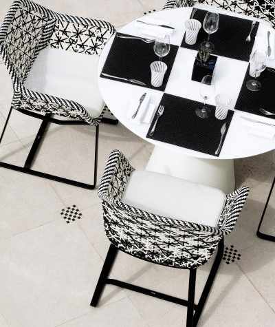 Hotel Metropole Monte-Carlo outside seating