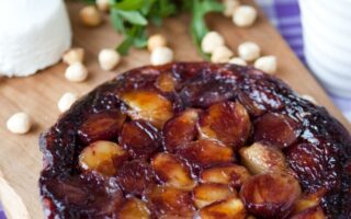 Tatin of shallots and port with creamy goat’s cheese