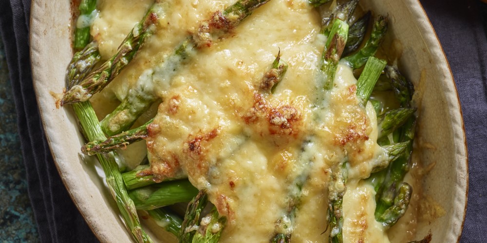 Baked Comté and asparagus