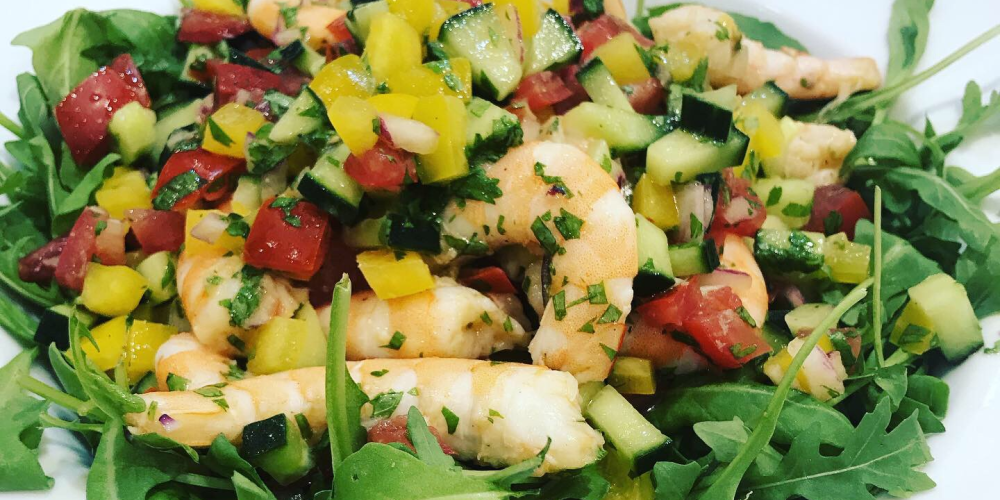 Prawns and virgin sauce salad