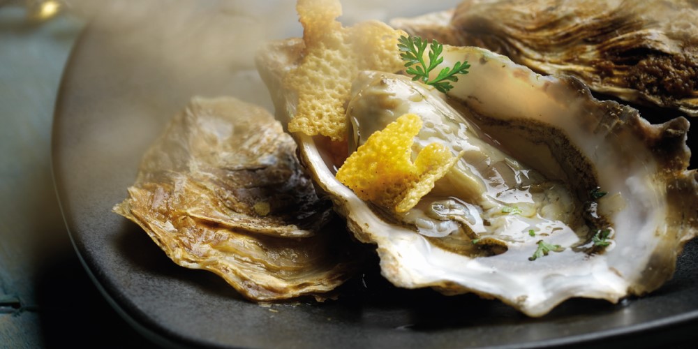 Hot oysters with Beaufort cheese… the perfect festive amuse-bouche