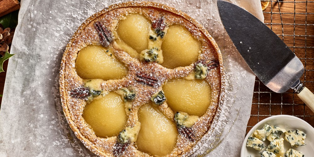 Pear, almond and Saint Agur tartelette