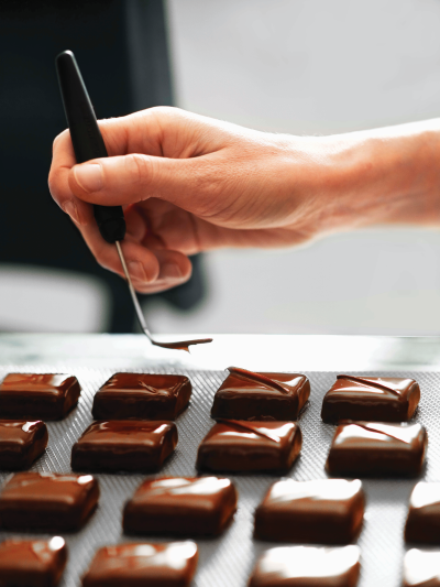 Tempering chocolate
