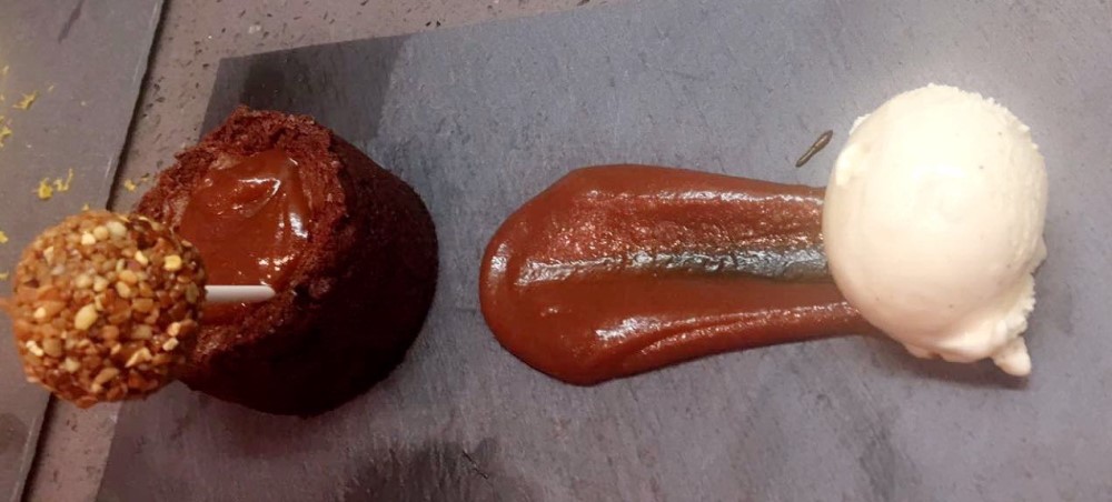 Fondant chocolate cake and salted caramel butter