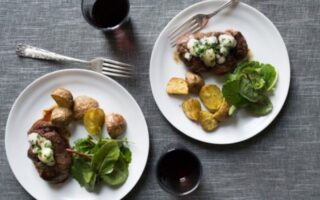 Pan-Roasted Filet Mignon with Blue Cheese