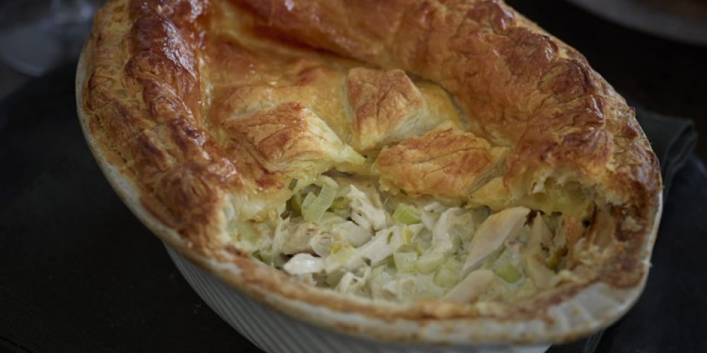 Chicken, leek and Comté pie