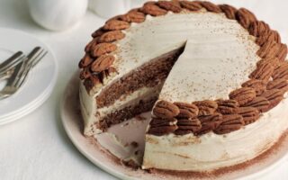 Gluten- and sugar-free carrot and coconut cake
