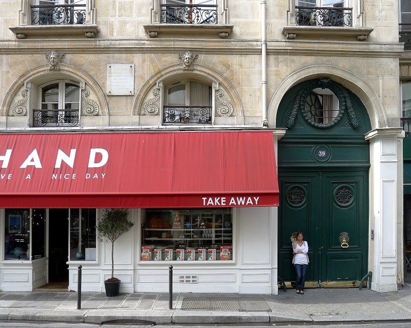 Takeaway stand outside of closed restaurant 