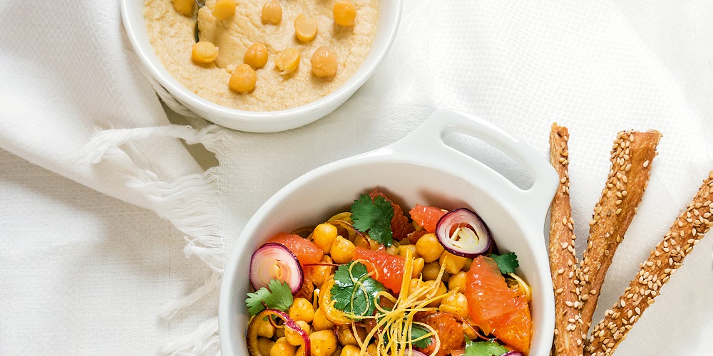 Chickpea, grapefruit and hummus salad