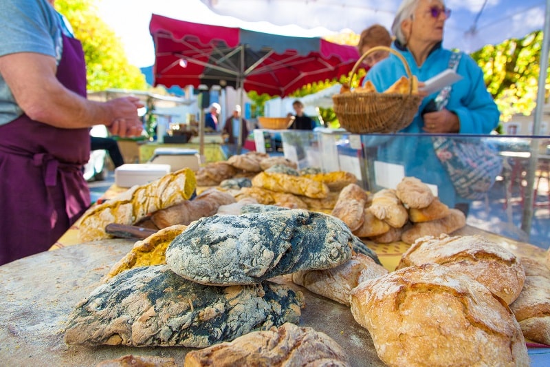 Charcoal bread