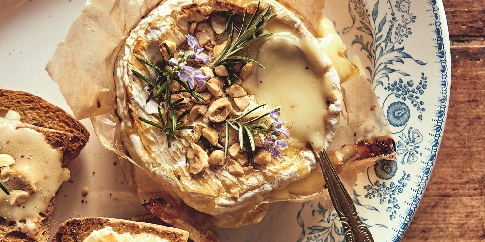 Roasted camembert