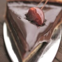 Creamy caramel chocolate tart