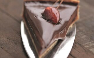 Creamy caramel chocolate tart