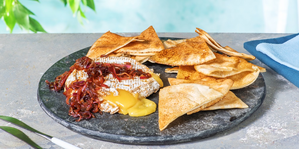 Baked camembert with balsamic onion