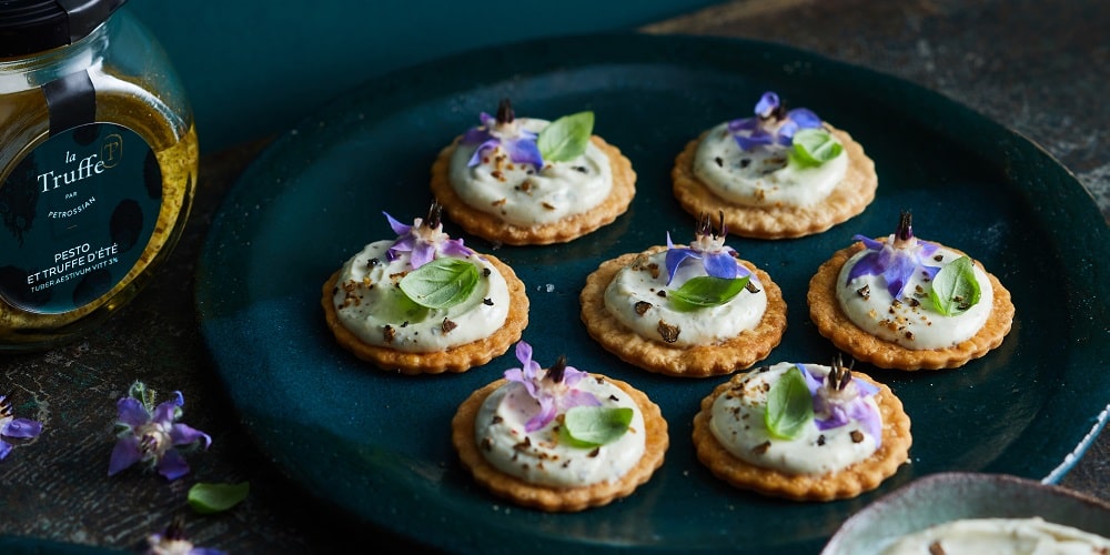 Parmesan shortbread with truffle pesto