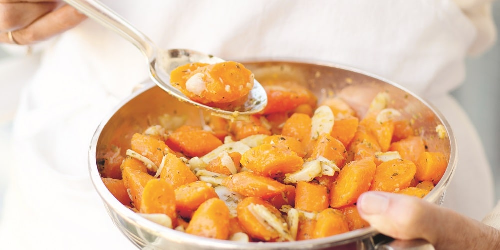 Garlic and thyme carrot confit