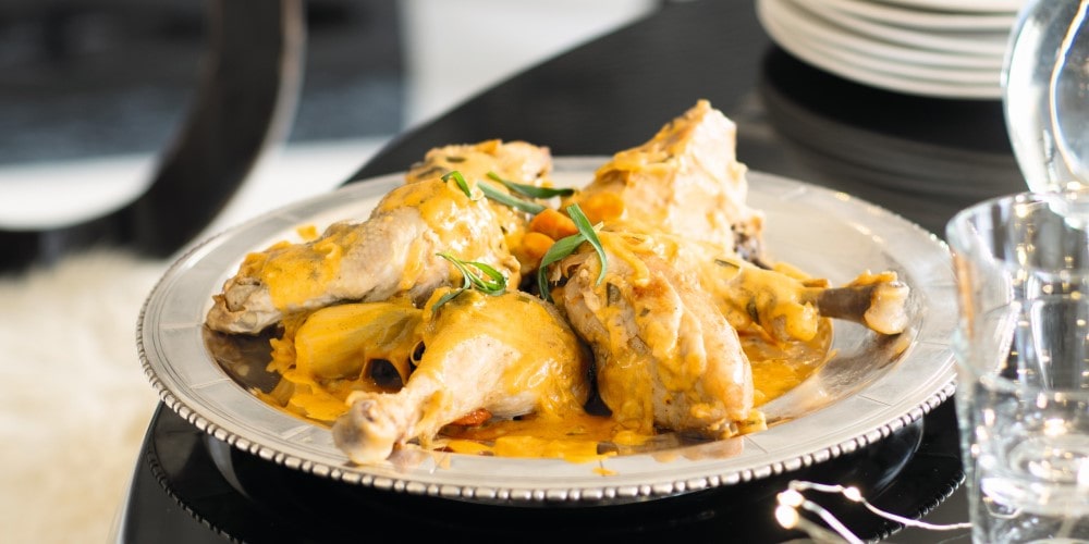 Chicken fricassee with garlic and vinegar