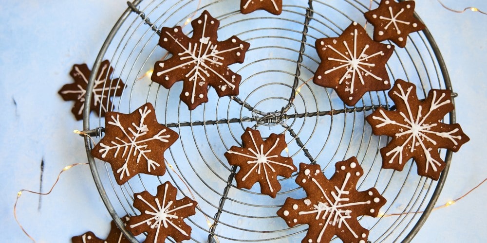 Spiced gingerbread Christmas cookies