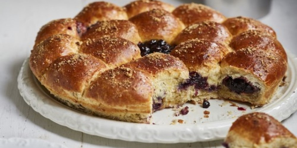 Tear & share brioche