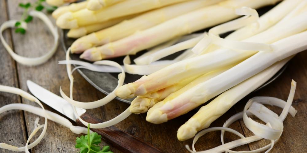Eat seasonally: To market! What to buy in April
