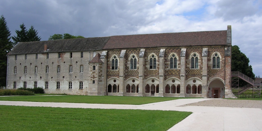 Burgundy winegrowers raise €850k to help save Cîteaux Abbey