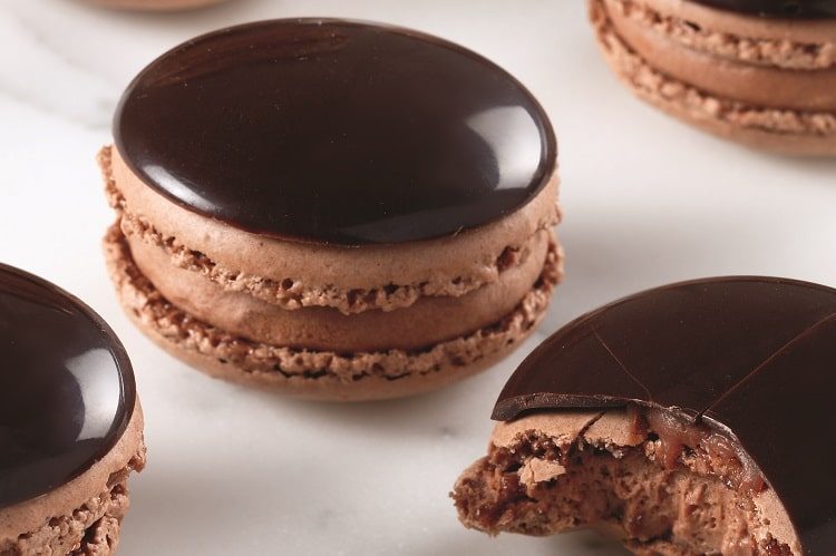 Dark chocolate macarons