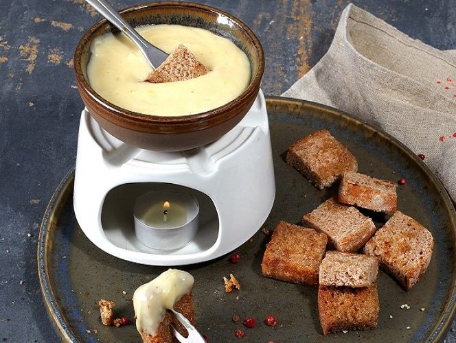 Vegan cheese fondue