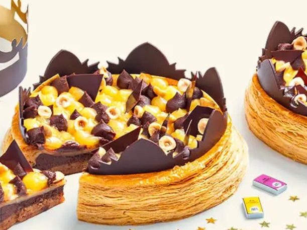 Galette des rois with crowns