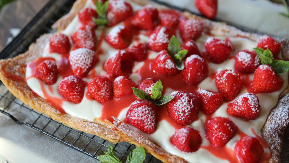 Easy vegan strawberry galette