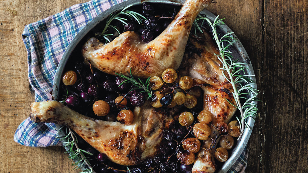 Roast chicken legs with grapes