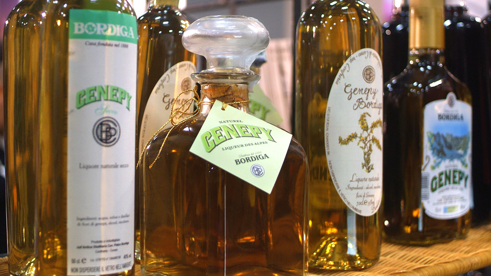 Genepy liqueur