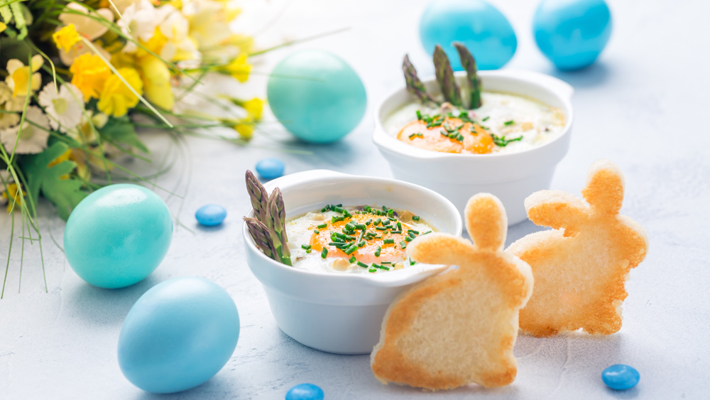 Oeufs Cocotte with asparagus and gruyere