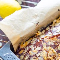 Almond yogurt cake